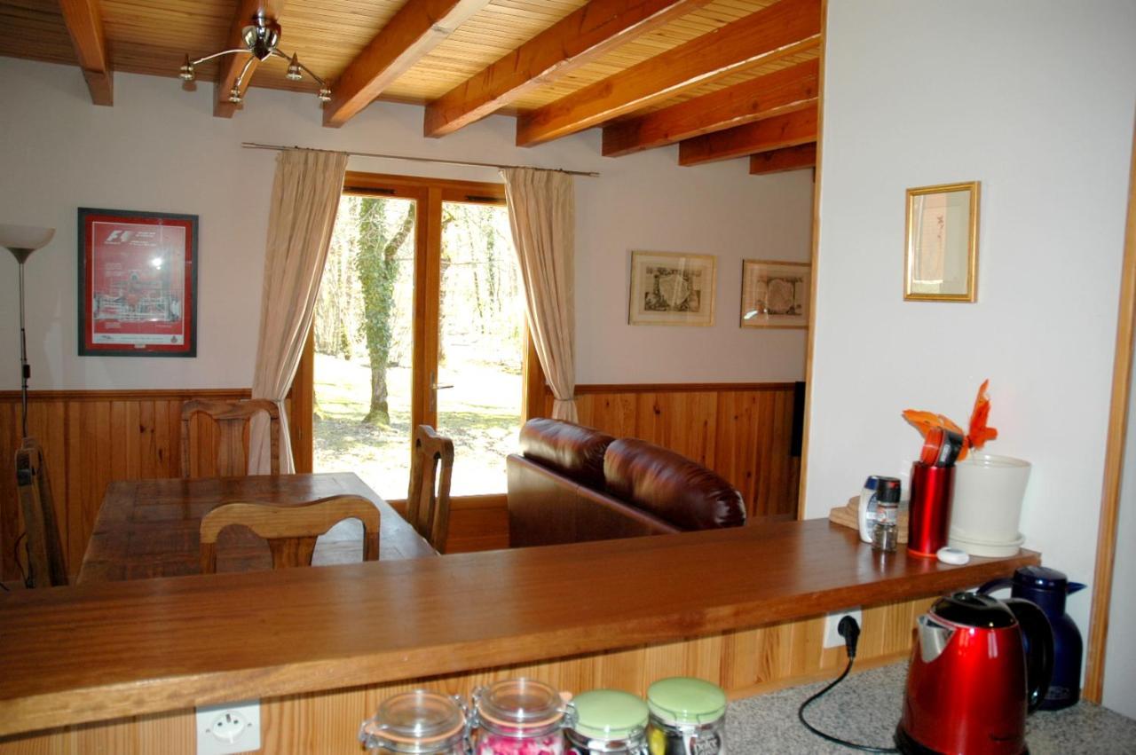 Maison De 2 Chambres Avec Vue Sur Le Lac Piscine Partagee Et Jardin Amenage A Lachapelle Auzac Kültér fotó